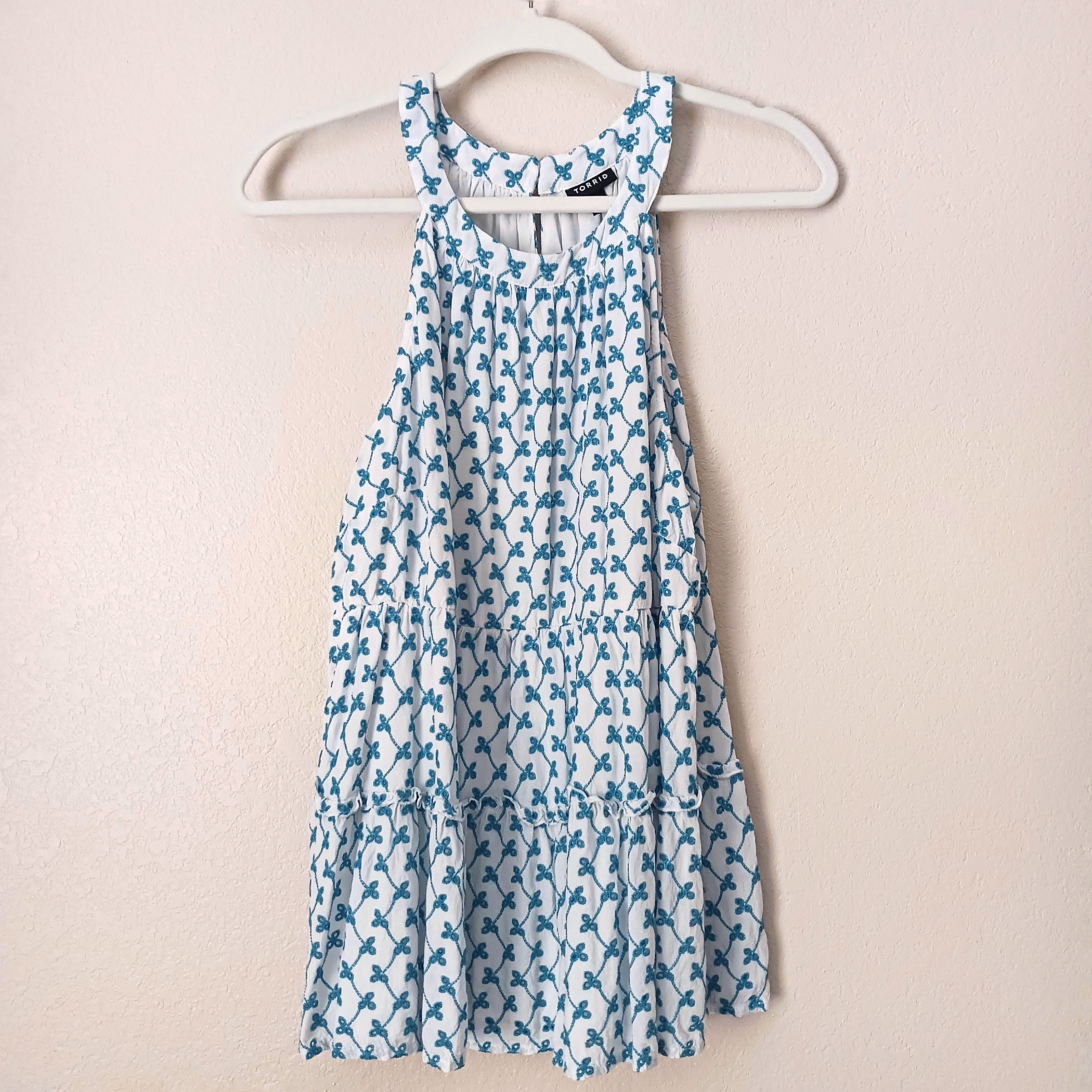 Torrid Babydoll Eyelet Tiered Top Crewneck Sleeveless Blouse 1x White Blue
